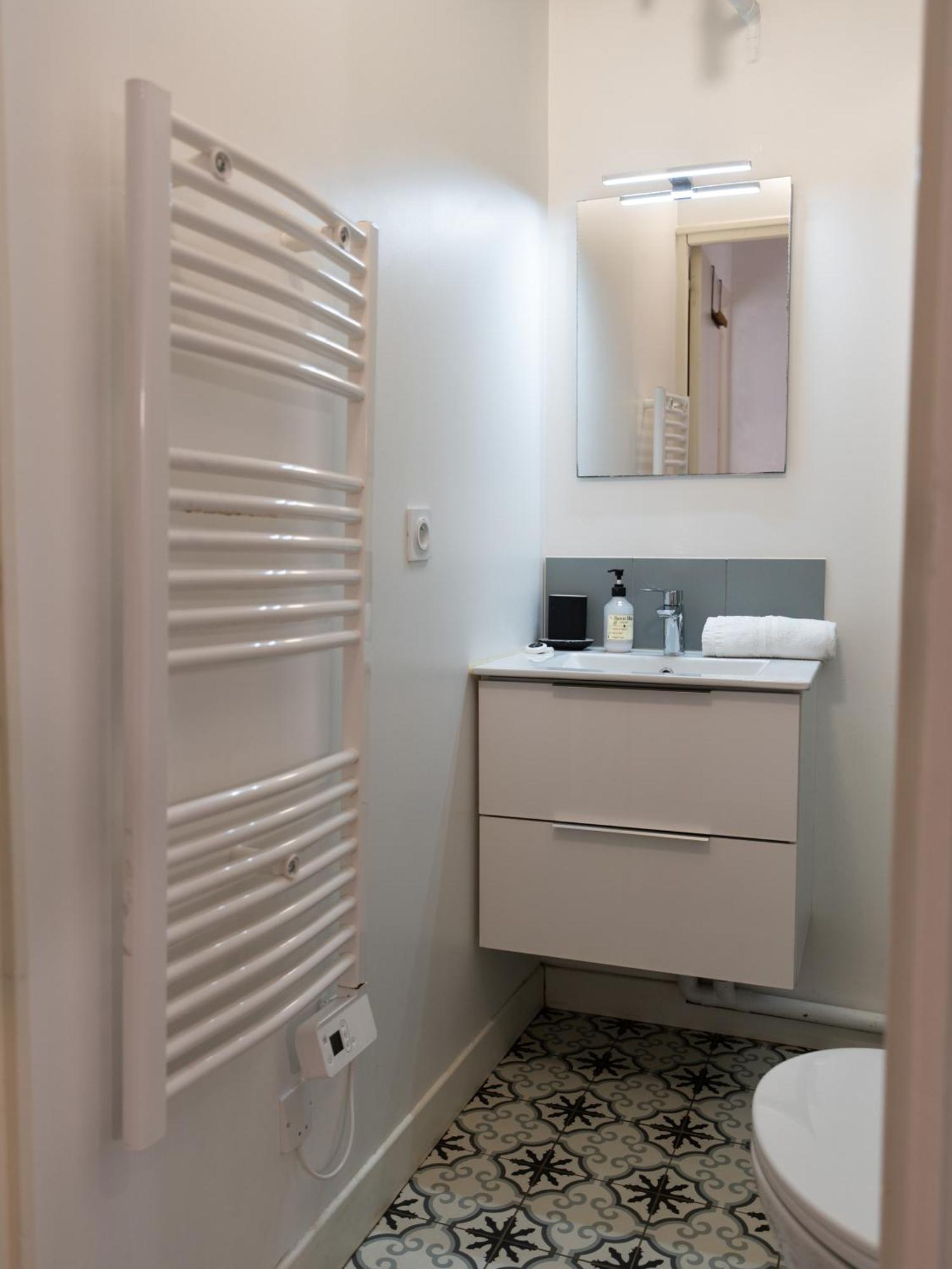 Ferienwohnung Le Refuge Urbain - Port A 2 Pas & Animaux Acceptes Toulon Exterior foto